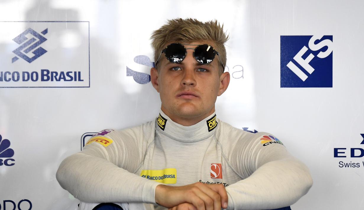 Marcus Ericsson adalah pebalap Sauber musim ini. Penampilan yang kurang memuaskan membuat Sauber melirik pebalap lain untuk musim depan. Sauber baru akan mengumumkan pebalap mereka setelah balapan terakhir F1 2016. (AFP/Gabrel Bouys).