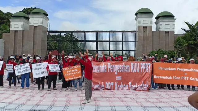 Aksi peringatan Hari PRT di depan Gedung DPR-RI Rabu(15/2/2023).