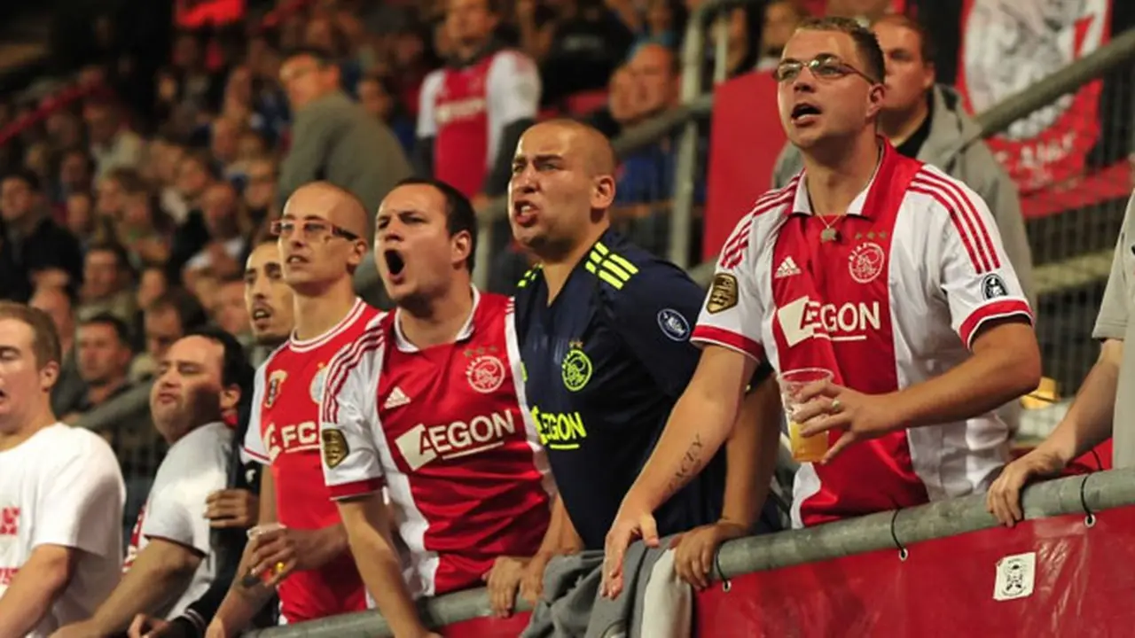 fans-ajax-131212a.jpg