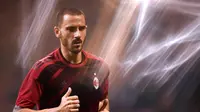 Agen Leonardo Bonucci memastikan tak akan meninggalkan AC Milan meskipun klub tersebut mengalami masa-masa sulit musim ini. (AFP/Marco Bertorello)