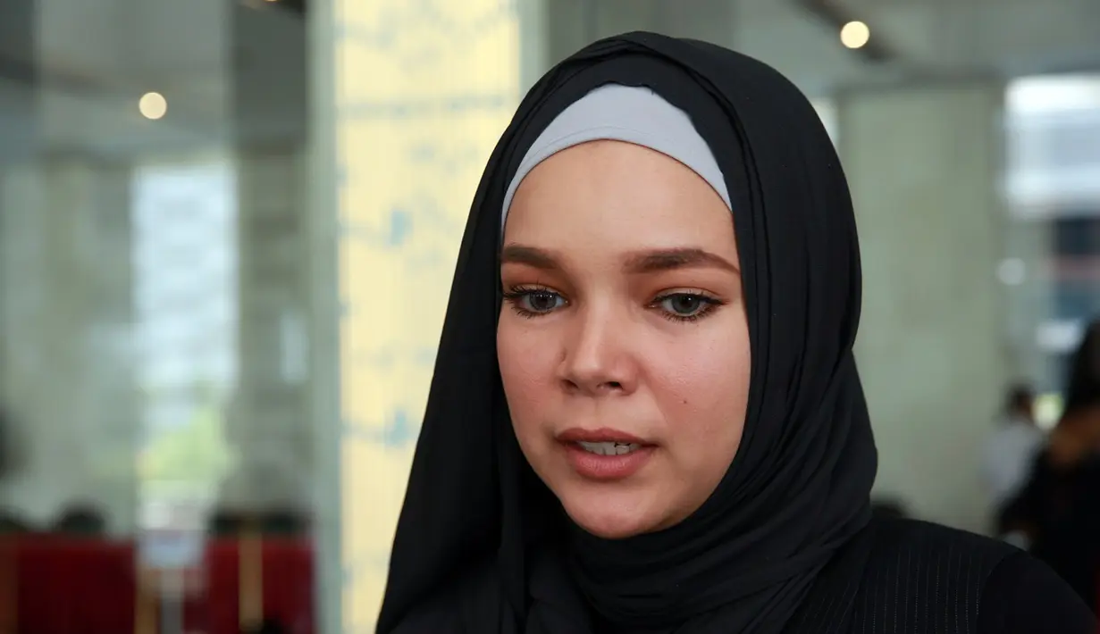 Mantan istri Glenn Fredly itu pun memiliki alasan sendiri saat menerima tawaran peran dalam film 'Air Mata Surga'. (Deki Prayoga/Bintang.com)