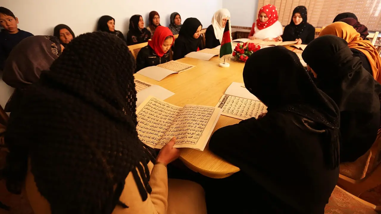 Sibuk Kerja, Ini 3 Cara Supaya Kamu Tetep Khatam Alquran