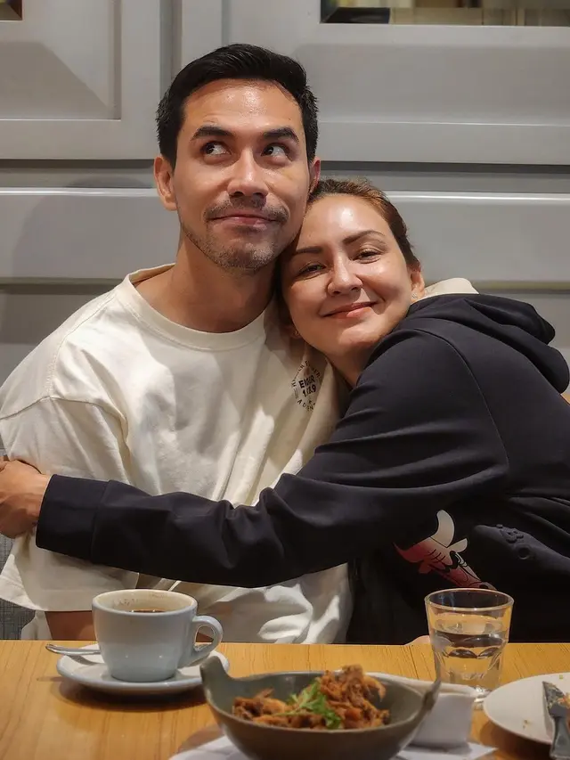 Donna Agnesia dan Darius Sinathrya