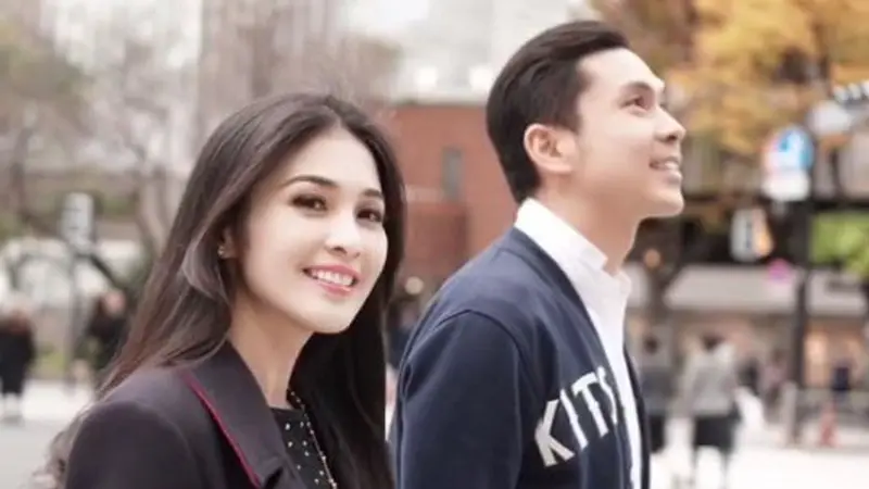 [Bintang] Sandra Dewi dan Harvey Moeis