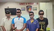 Unit Resmob Polres Metro Jakarta Pusat menangkap empat jukir nan menggetok tarif parkir kepada penduduk di area Medan Merdeka Barat, Gambir, Jakarta Pusat. (detikai.com/Ady Anugrahadi).