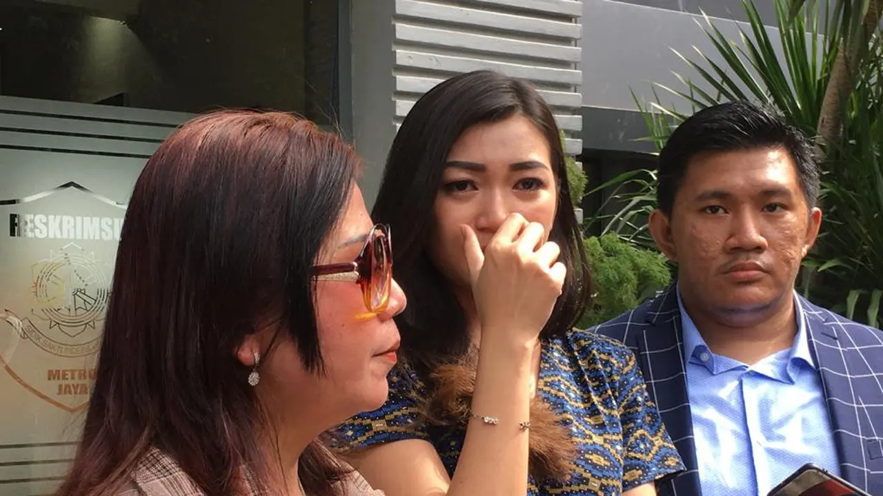 Polda Metro Jaya memeriksa mantan pramugari Garuda Indonesia, Cyndyana Lorens