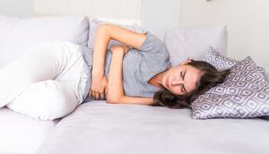 Makan makanan pedas secara berlebihan bisa mengakibatkan banyak sekali masalah pencernaan, salah satunya sakit mag. Karena makanan pedas dapat memperparah gejala nyeri ulu hati dan refluks asam di lambung. (Foto dok: Freepik/diana.grytsku).