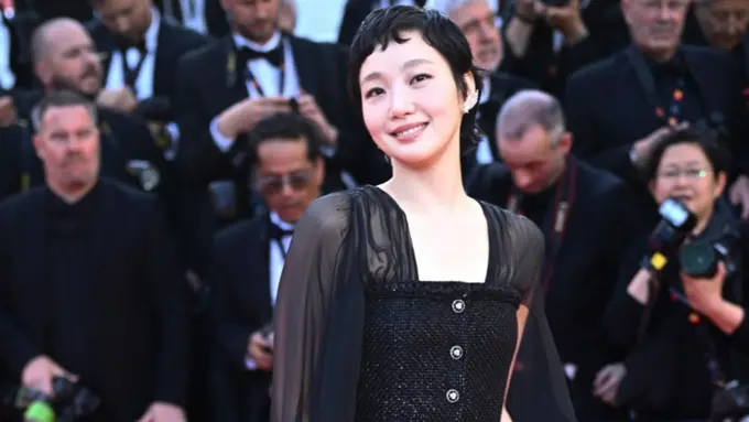 Pesona Kim Go Eun Aktris Korea yang Hadir di Film Cannes 2025