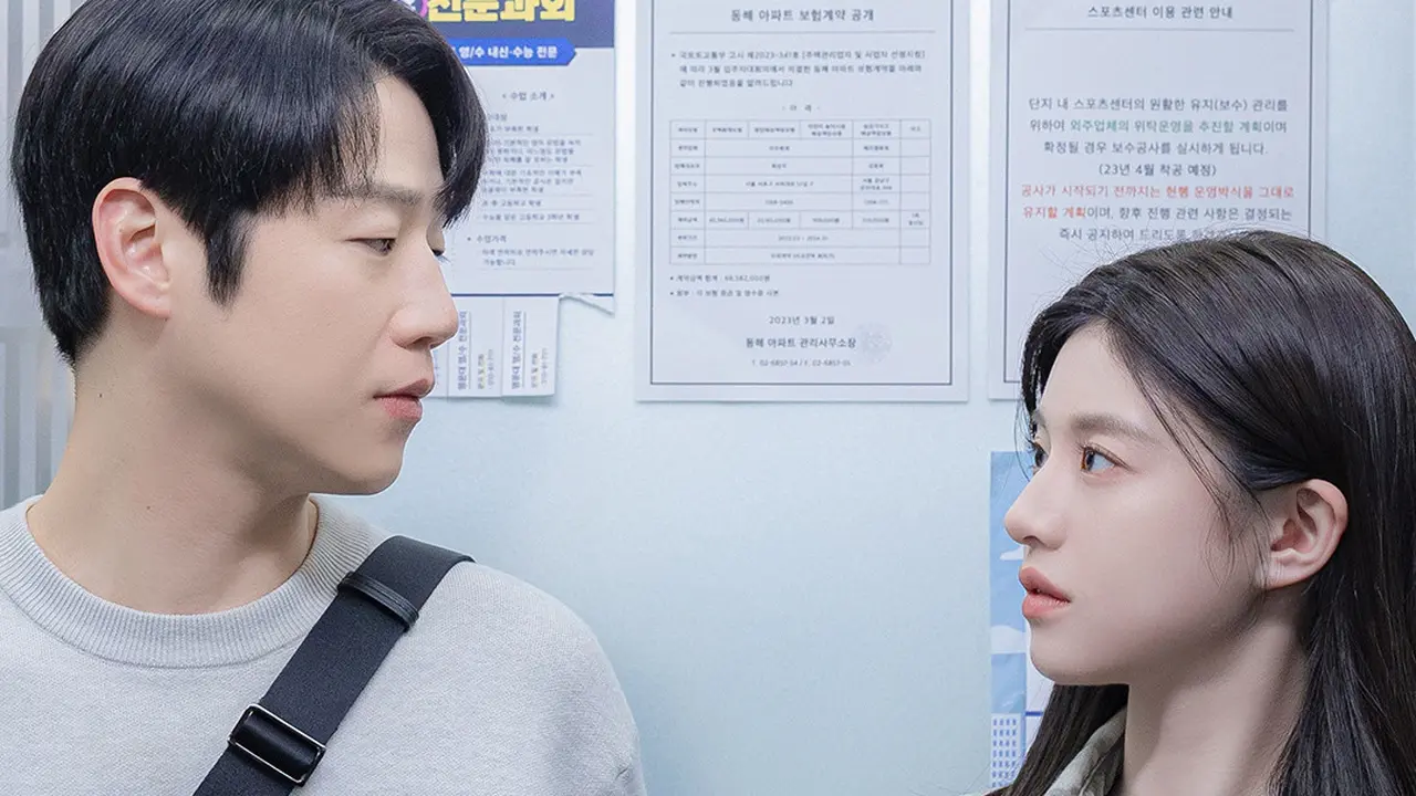 Jang Jun Won dan Go Yoon Jung dalam Resident Playbook