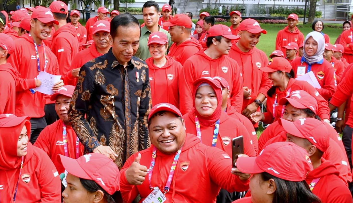 Presiden Joko Widodo melepas kontingen Indonesia untuk Asian Para Games 2018. Acara pelepasan digelar di halaman tengah Istana Merdeka pada Selasa, 2 Oktober 2018. (Kris - Biro Pers Setpres)
