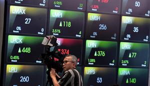 Hal tersebut buntut keputusan Beijing yang membalas kebijakan Donald Trump dengan kenaikan tarif sebesar 84 persen. (BAY ISMOYO/AFP)