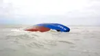 Kapal Xelo yang tenggelam di Teluk Gabes, Tunisia (17/4/2022). Kapal tanker yang membawa 750 ton bahan bakar diesel dari Mesir ke Malta tenggelam pada (16/4) di lepas pantai tenggara Tunisia, tetapi para pejabat mengatakan tumpahan besar kemungkinan akan dihindari. (AFP/Tunisian Defence Ministry)