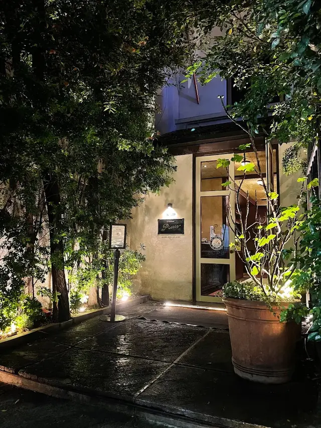 11 Rekomendasi Tempat Makan Enak di Senopati Jakarta Selatan 2025: Kafe Premium yang Mengunggah Selera