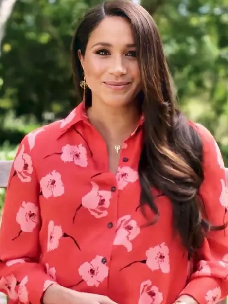 Kembali Muncul Di Layar Meghan Markle Tampil Elegan Dengan Perhiasan Putri Diana Fashion Fimela Com