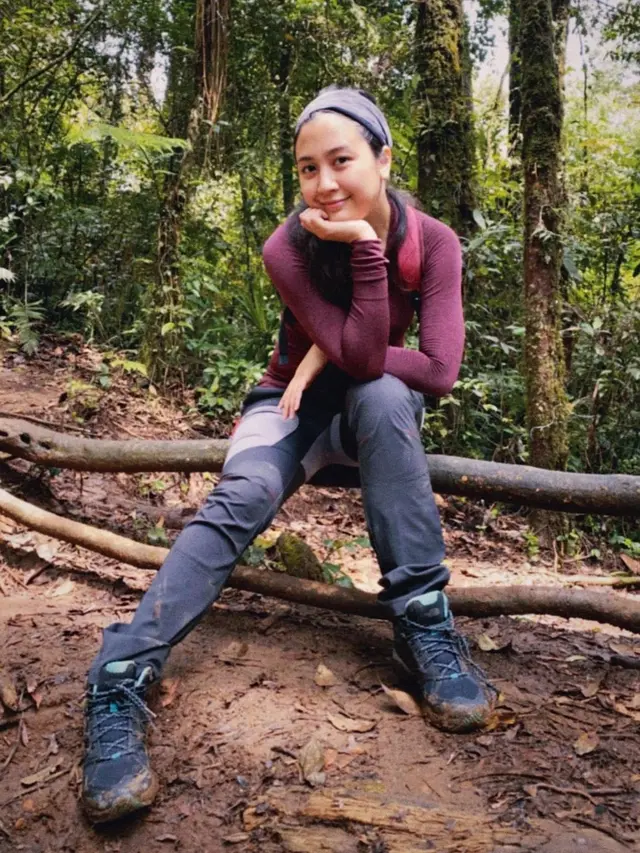 7 Momen Sherina Munaf Mendaki Gunung Kencana, Sempat Jatuh Waktu Turun