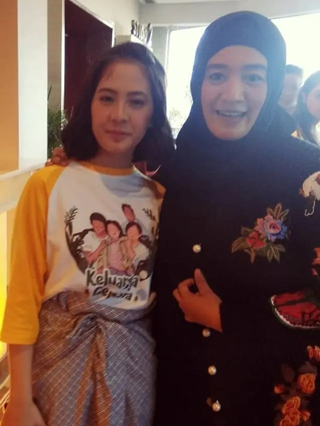 Masih Ingat Euis "Keluarga Cemara"? Ini 6 Potret Terbarunya yang Bikin Pangling