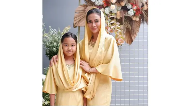 6 Potret Kedekatan Masayu Anastasia dan Sang Putri yang Beranjak Remaja, Kompak