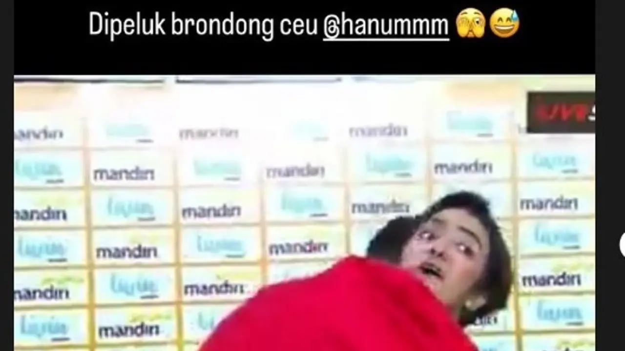 Bawa Indonesia Juara Piala AFF U-19, Jens Raven Bikin Heboh Peluk Presenter TV Saat Diwawancara