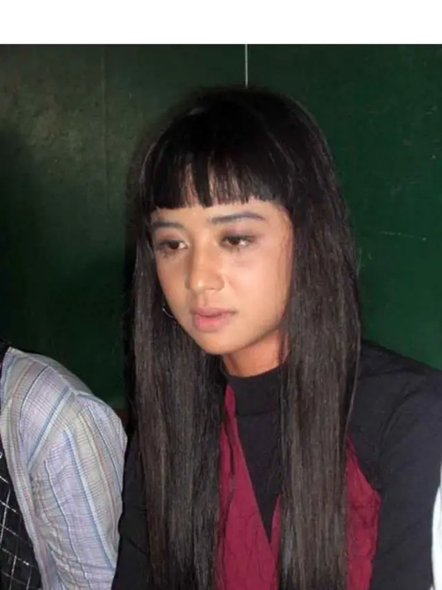 6 Potret Lawas Dewi Perssik, Bukti Tetap Awet Muda