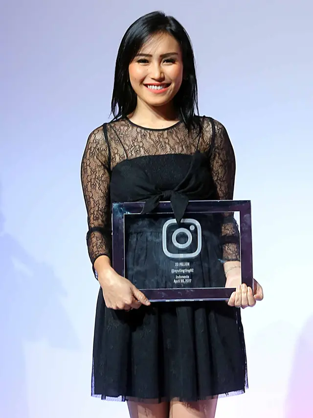 [Bintang] Ayu Ting Ting