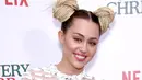 Terpancar wajah sedih di dalam video tersebut, namun Miley tetap berusaha kuat dan tetap menyampaikan harapan-harapan untuk Trump sebagai Presiden terpilih. (AFP/Bintang.com)