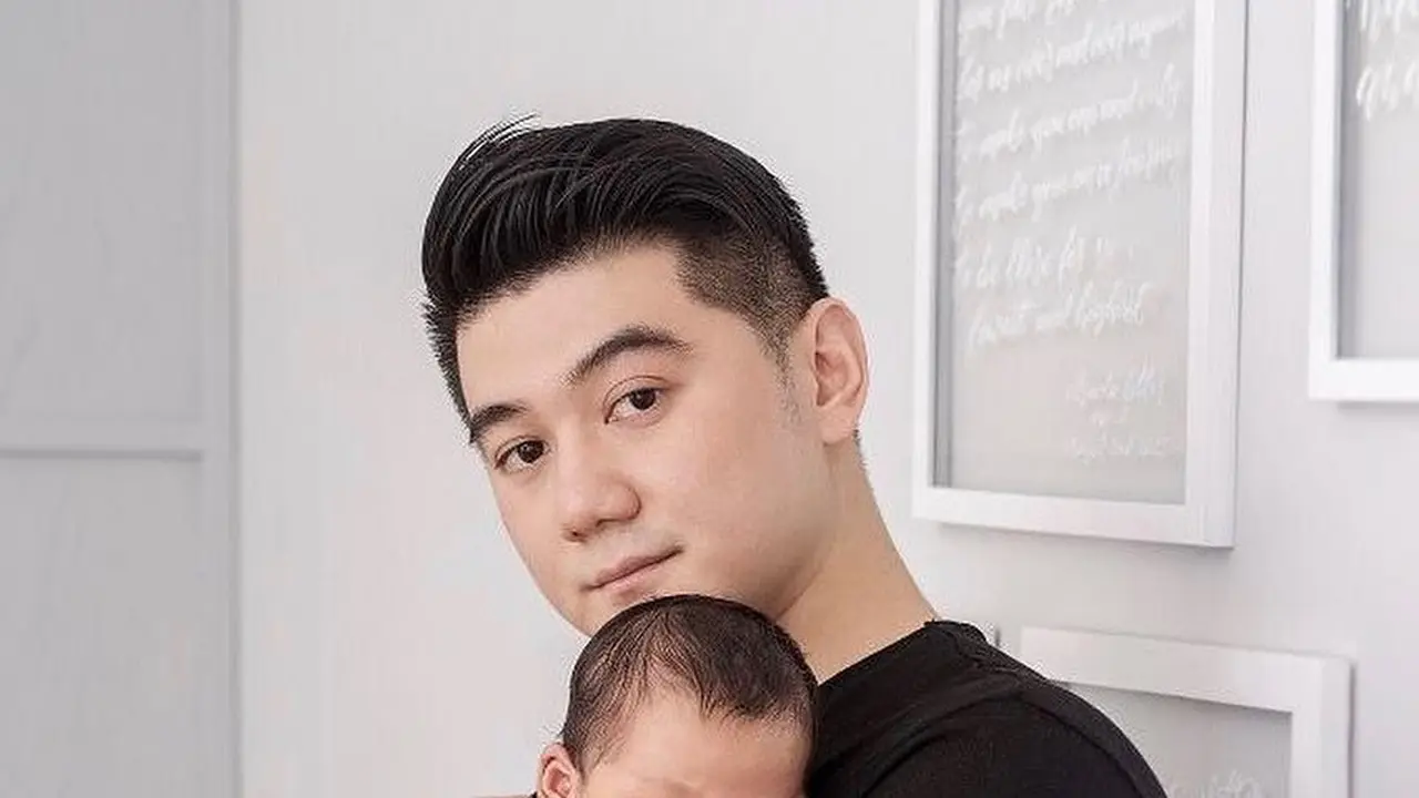 7 Momen Chef Arnold Waktu Asuh Anak Ini Bikin Gemas