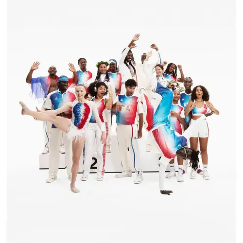 <p>Seragam kontingen Prancis di Olimpiade Paris 2024 rancangan Stephane Ashpool X Le Coq Sportif. (dok. Instagram @lecoqsportif/https://www.instagram.com/p/C8jZMEisB5Q/)</p>