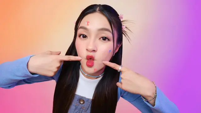 Solusi Tampil Percaya Diri ala Eca Aura dengan Acne Patch Hologram, "Kesayangan" Baru untuk Atasi Jerawat! (Foto dok : Derma Angel/Artemis Indonesia).