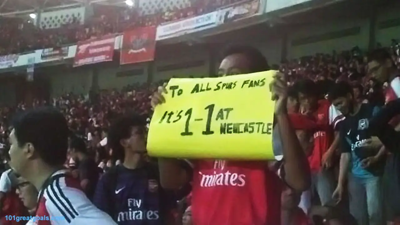 fans-arsenal-130717b.jpg