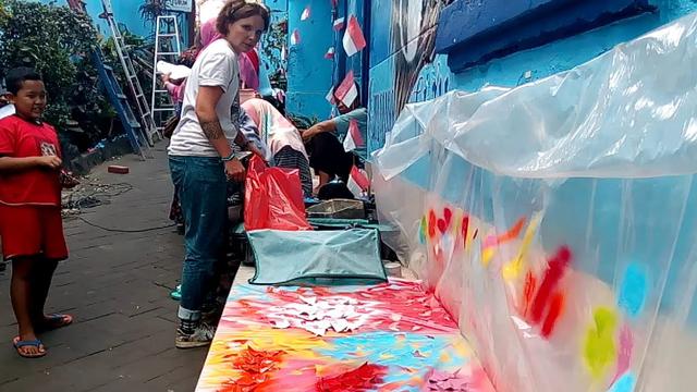 Pesan Keberagaman dari Origami Jalanan di Malang Karya Seniman Perancis