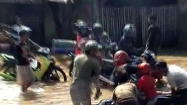 Ratusan Rumah Masih Digenangi Setinggi 1,5 Meter