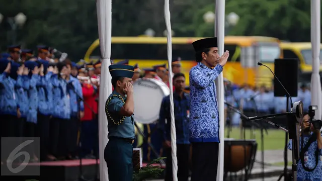 20161129-Jokowi Pimpin Upacara HUT ke-45 Korpri di Monas-Jakarta
