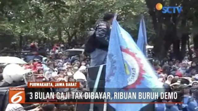 Ribuan buruh pabrik garmen PT Il Jin Sun gelar demonstrasi untuk meminta pembayaran tiga bulan gaji yang belum dibayar.