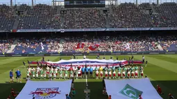 Suasana laga babak semifinal antara RB Salzburg melawan Werder Bremen di turnamen Audi Quattro Cup. (Bola.com/Reza Khomaini)