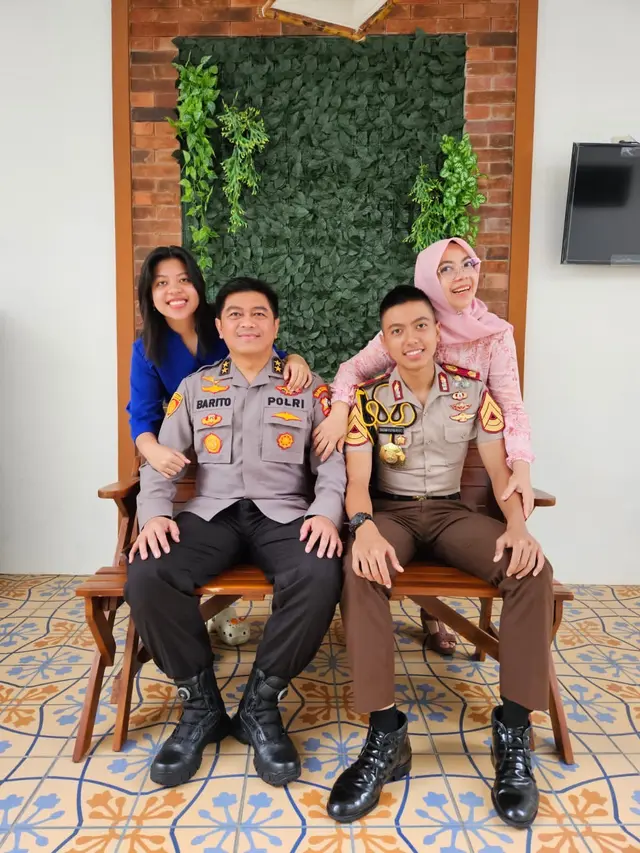 Keluarga Fathan Putra Rifito, Sang peraih bintang Adhi Makayasa Akpol 2025.