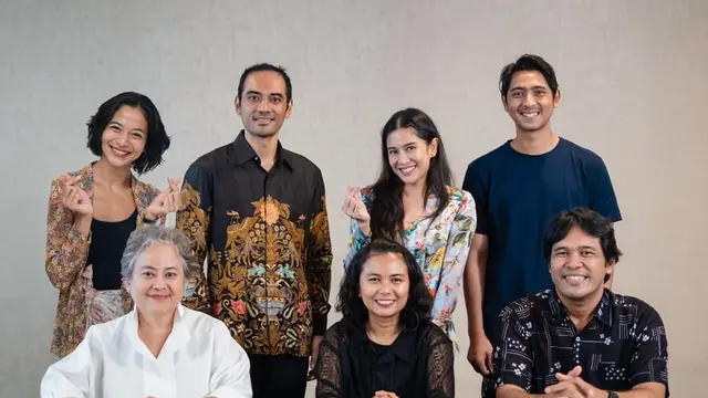 6 Potret Pemain Serial Gadis Kretek, Dibintangi Putri Marino hingga Dian Sastro