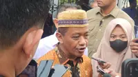 Menteri Energi dan Sumber Daya Mineral (ESDM) Bahlil Lahadalia saat melayat Faisal Basri di kediamannya, kawasan Tebet, Jakarta Selatan, Kamis (5/9/2024). (Tim News).