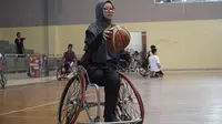 Jakarta Swift Wheelchair Basketball menggelar pemusatan latihan bola basket kursi roda di Lapangan Basket GOR Pajajaran, Kota Bandung, Senin (9/9/2019). (Liputan6.com/Huyogo Simbolon)
