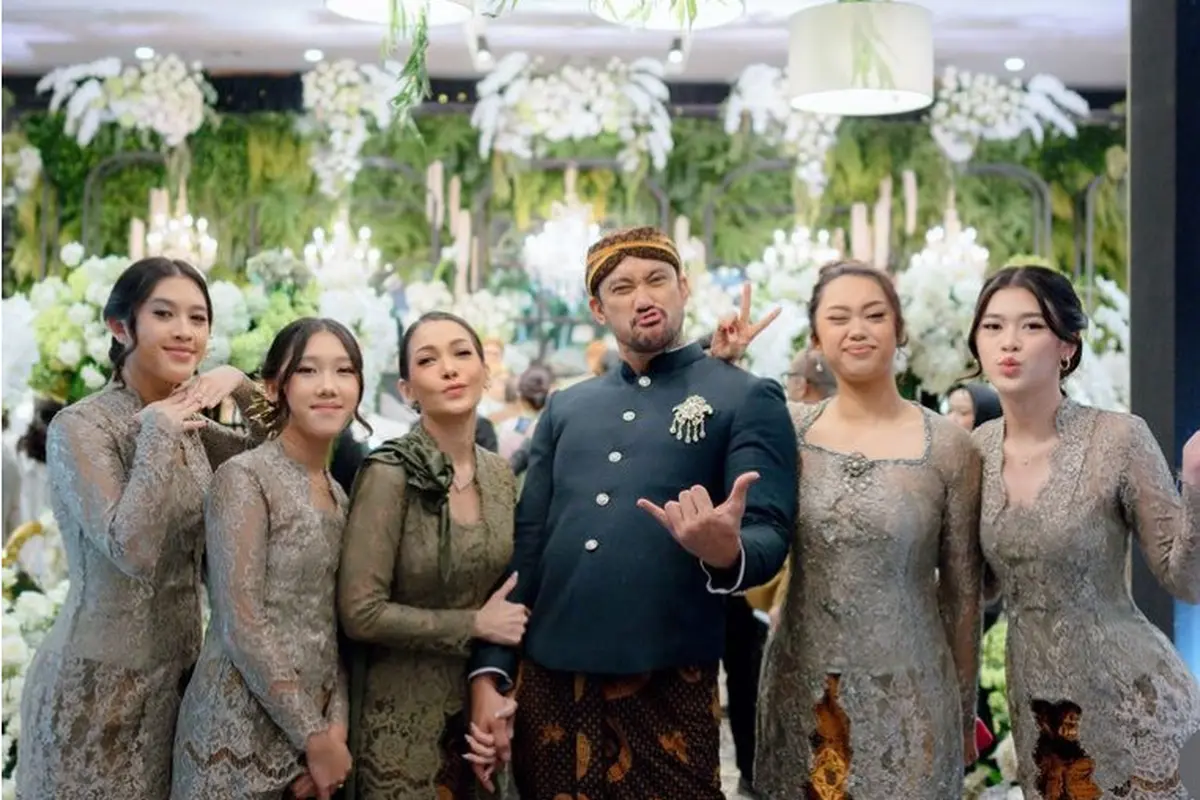 Empat Putri Tora Sudiro saat Pernikahan Kakak Pertamanya Nabila Sudiro