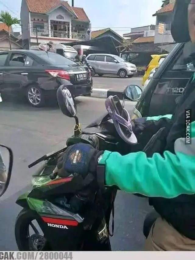 10 Potret Aksi Nyeleneh Netizen saat Kepepet Ini Bikin Tepuk Jidat