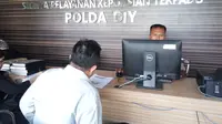 Wartawan Yogyakarta Laporkan Presiden ICJ ke Polisi (Liputan6.com / Switzy Sabandar)