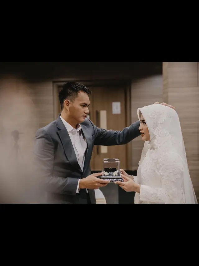 Momen Pernikahan Ikke Nurjanah dan Karlie . (Sumber: Instagram/@ikkenurjanah0518 )