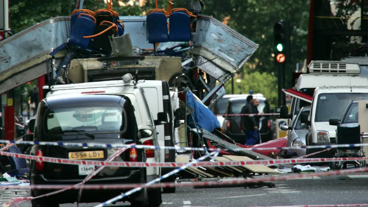 Tragedi Pengeboman London, 7 Juli 2005 (AP)