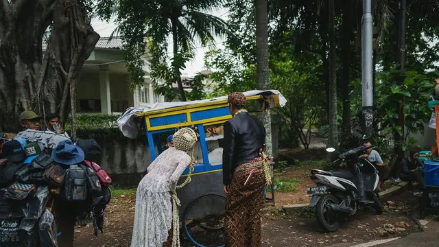 7 Potret Kocak Pernikahan Dimas Djayadiningrat dengan Faradina Mufti