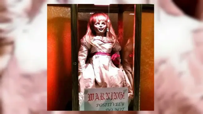 Boneka yang menjadi ilham film Annabelle. (Sumber Flickr)