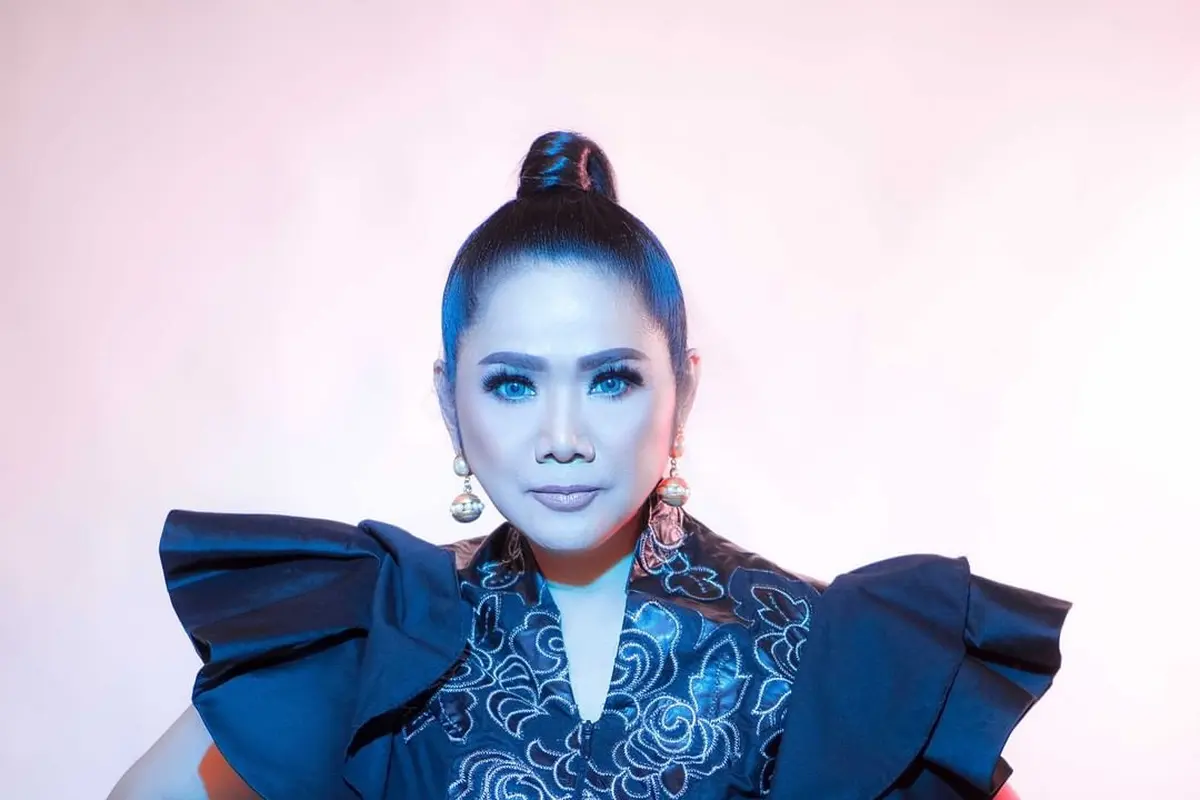Vina Panduwinata.