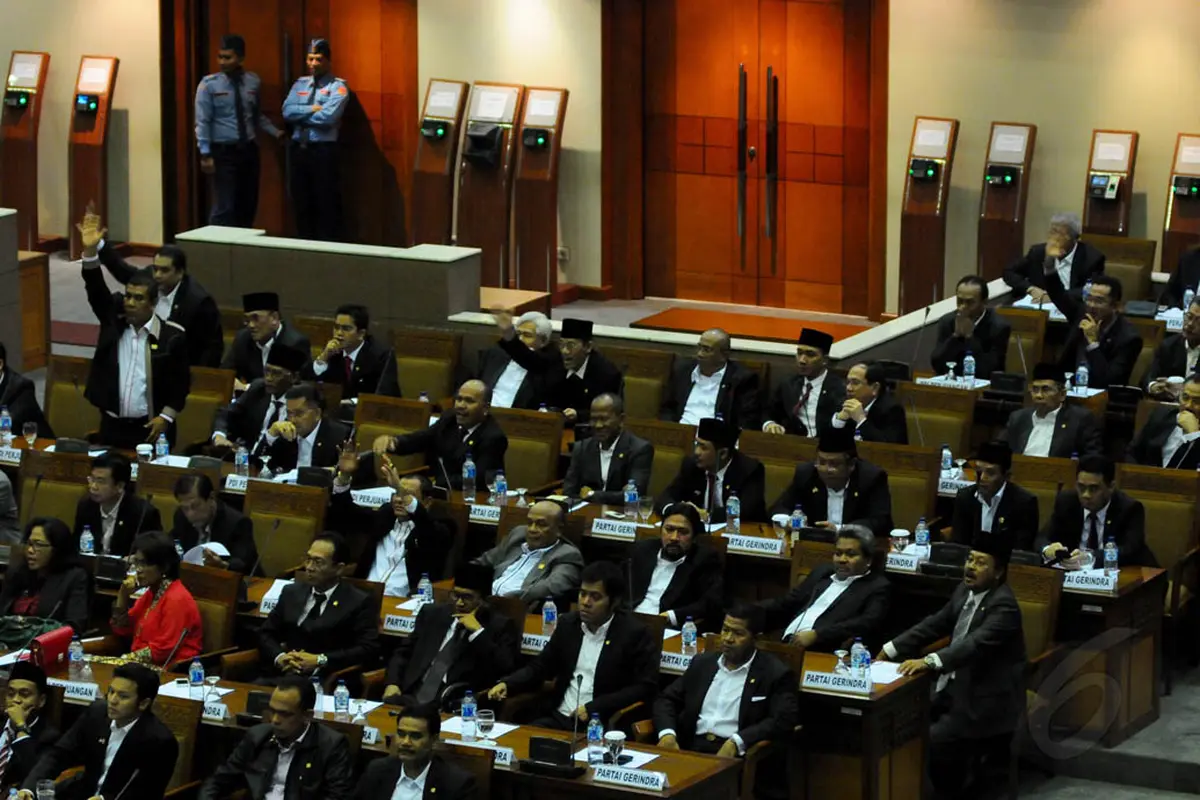 Aksi Anarkis Anggota DPR Baru di Sidang Paripurna