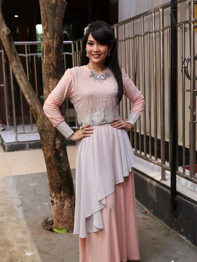 [Bintang] Ratna Listy