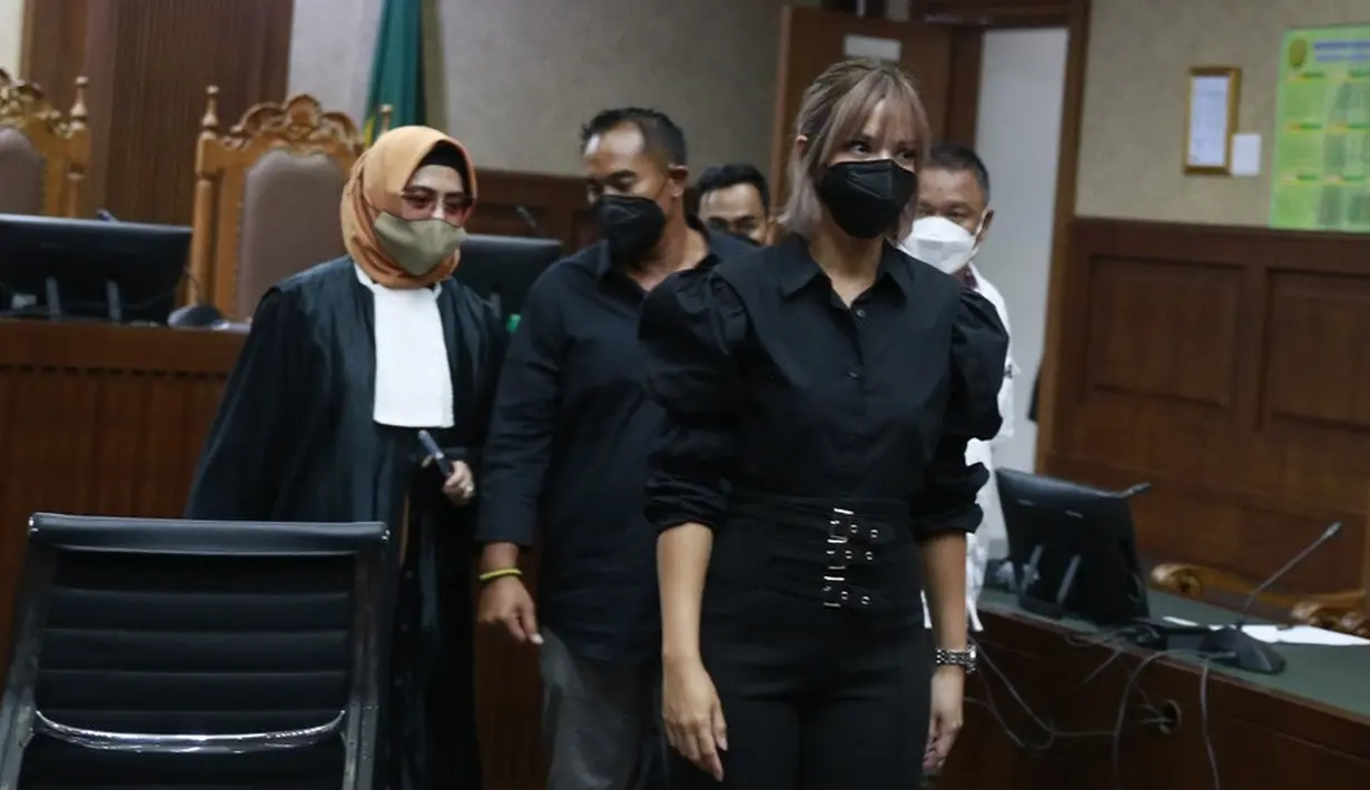 Nia Ramadhani dan Ardi Bakrie (Muhammad Akrom Sukarya/© KapanLagi.com)