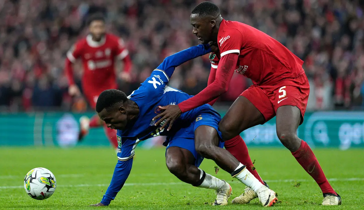 Laga kedua tim berlangsung ketat dan imbang. (AP Photo/Dave Shopland)